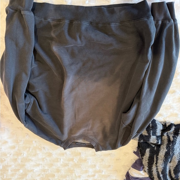 Brandy Melville Charcoal Gray Sweatshirt - Picture 2 of 4